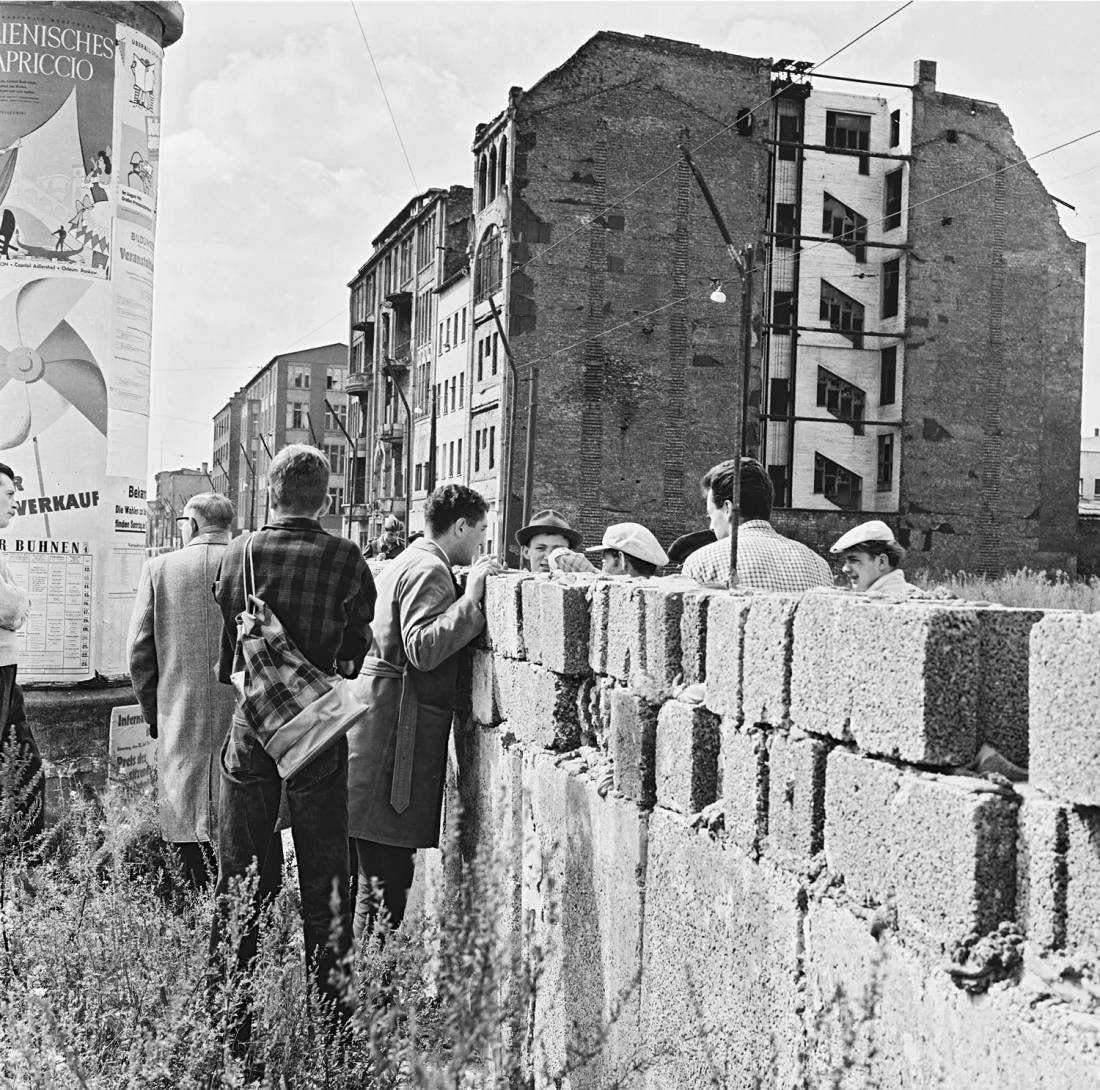 Изграждането на Берлинската стена